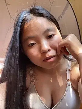 viluna online show from November 24, 2025, 4:56 am