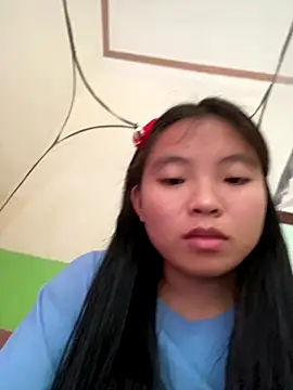 viluna online show from December 3, 2025, 4:46 am