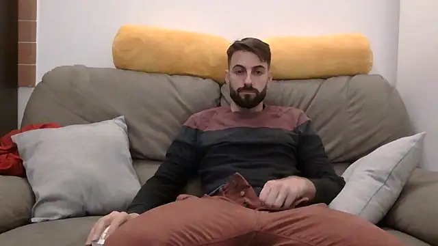 Amicisegreti online show from March 19, 2026, 9:48 pm