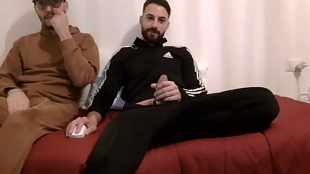 Amicisegreti online show from March 23, 2026, 6:35 am