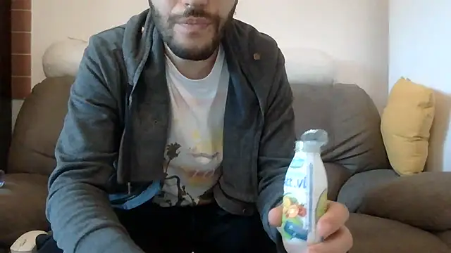 Amicisegreti online show from April 4, 2026, 5:25 am