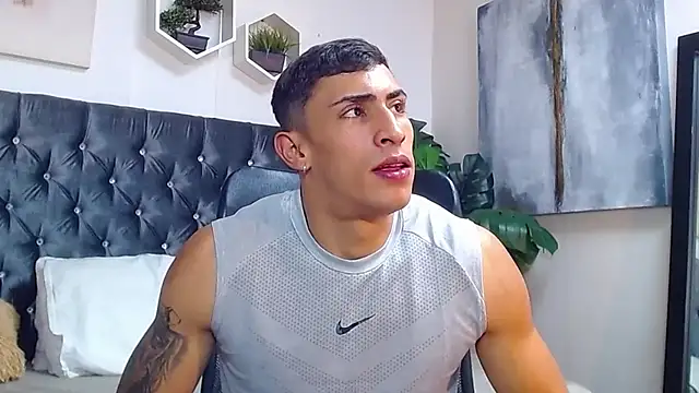 Snapshot of adrian_ray chatting on October 2, 2025, 6:11 pm adrian ray online show from October 2, 2025, 6:11 pm