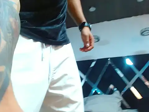 Snapshot of adrian_ray chatting on September 30, 2025, 6:03 pm adrian ray online show from September 30, 2025, 6:03 pm