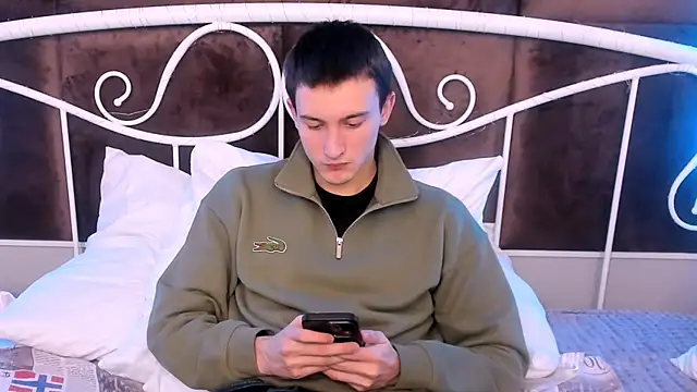 Snapshot of David__Diamond chatting on November 19, 2025, 4:18 pm David Diamond online show from November 19, 2025, 4:18 pm