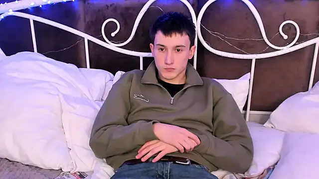 Snapshot of David__Diamond chatting on December 13, 2025, 8:04 pm David Diamond online show from December 13, 2025, 8:04 pm