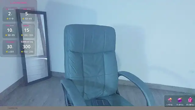 Olivia11  online show from February 13, 2026, 1:11 pm