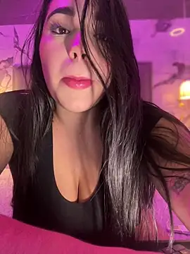 SofiaWildee online show from December 17, 2025, 4:28 am