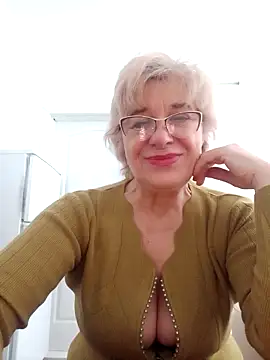 52MiaLove02 online show from February 6, 2026, 5:47 am