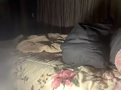 Cianda24 online show from October 12, 2025, 2:24 am