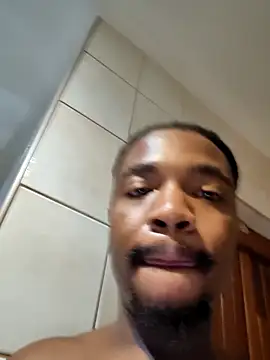 Snapshot of Cianda24 chatting on February 20, 2026, 8:33 pm Cianda24 online show from February 20, 2026, 8:33 pm