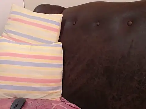 bustylaura4u online show from February 9, 2026, 12:58 pm