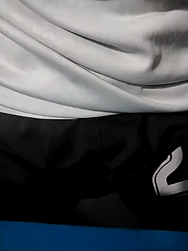 Thanhk77777 online show from October 3, 2025, 10:28 am