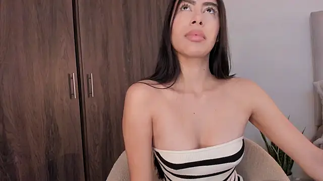 Snapshot of imsaraah chatting on October 31, 2025, 4:58 pm imsaraah online show from October 31, 2025, 4:58 pm