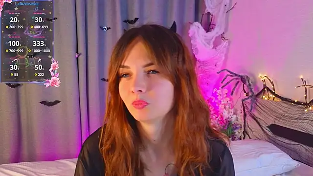 LisaDrake online show from October 24, 2025, 8:19 pm