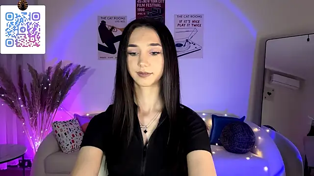 Snapshot of LinaMour chatting on July 5, 2026, 10:27 pm LinaMour online show from July 5, 2026, 10:27 pm