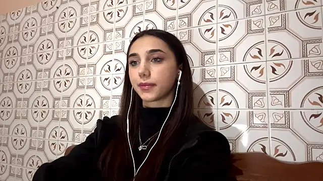 Snapshot of LinaMour chatting on November 6, 2025, 10:14 pm LinaMour online show from November 6, 2025, 10:14 pm