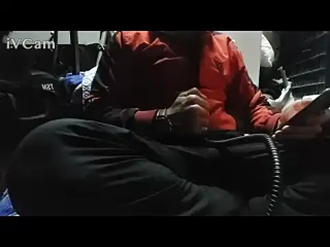 yazinyazin1 online show from April 18, 2026, 8:42 pm