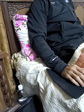 Snapshot of yazinyazin1 chatting on November 28, 2025, 3:50 am yazinyazin1 online show from November 28, 2025, 3:50 am