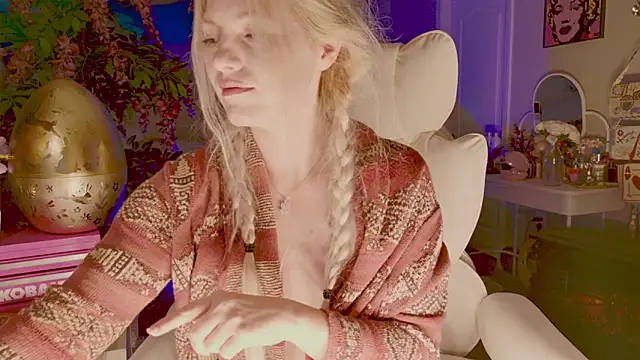 Talulaa online show from April 3, 2026, 6:25 pm