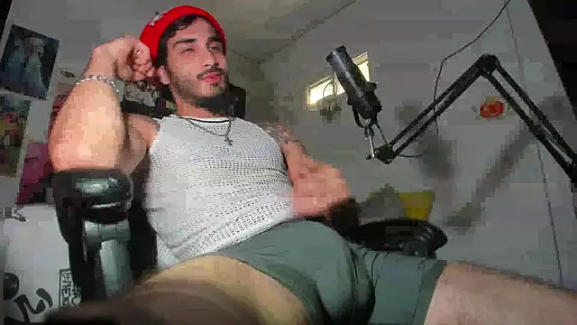 LovexJuxn  online show from November 20, 2025, 6:30 pm