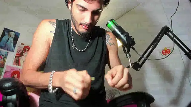 LovexJuxn  online show from November 28, 2025, 1:55 pm