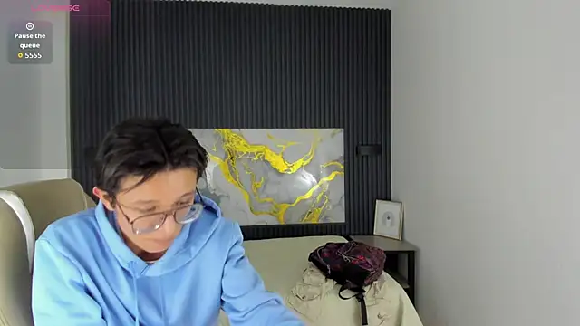 SantiagoRusso18 online show from December 1, 2025, 9:54 am