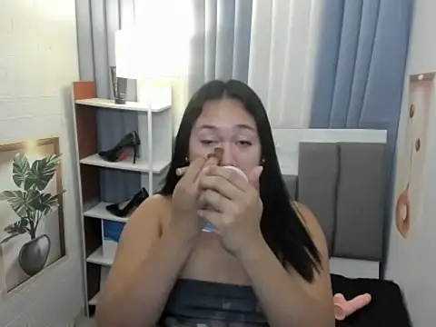 Snapshot of TsUncutKaren chatting on December 5, 2025, 4:49 pm TsUncutKaren online show from December 5, 2025, 4:49 pm