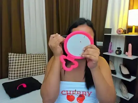 Snapshot of TsUncutKaren chatting on October 28, 2025, 8:41 pm TsUncutKaren online show from October 28, 2025, 8:41 pm