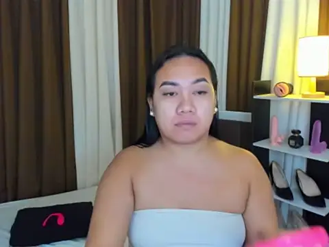 Snapshot of TsUncutKaren chatting on October 27, 2025, 8:54 pm TsUncutKaren online show from October 27, 2025, 8:54 pm