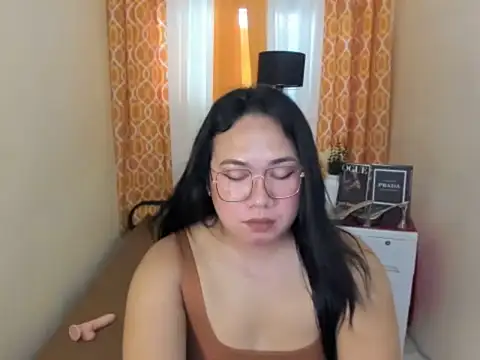 TsUncutKaren online show from April 13, 2026, 5:44 am