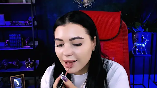 NaomiWilsons online show from December 18, 2025, 8:41 am