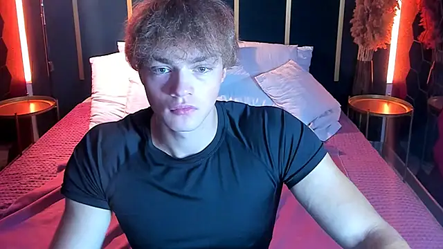 Snapshot of ChaseMuscular chatting on September 24, 2025, 10:33 am ChaseMuscular online show from September 24, 2025, 10:33 am