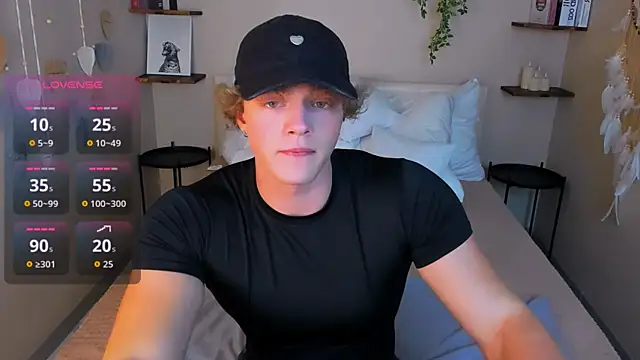 Snapshot of ChaseMuscular chatting on November 25, 2025, 10:37 am ChaseMuscular online show from November 25, 2025, 10:37 am