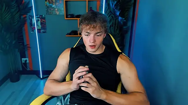 Snapshot of ChaseMuscular chatting on September 20, 2025, 10:31 am ChaseMuscular online show from September 20, 2025, 10:31 am