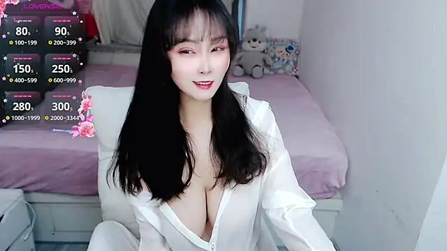 Snapshot of Luer_Luer chatting on December 15, 2025, 12:49 am Luer Luer online show from December 15, 2025, 12:49 am