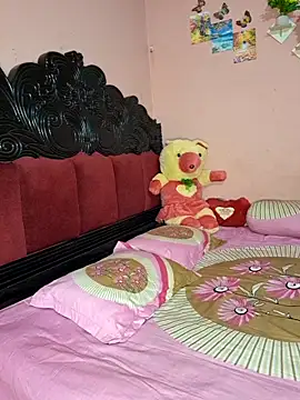 Snapshot of ariya-03 chatting on December 18, 2025, 7:50 pm ariya-03 online show from December 18, 2025, 7:50 pm