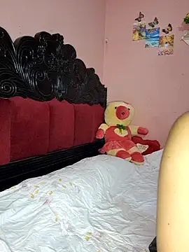 Snapshot of ariya-03 chatting on December 2, 2025, 7:04 pm ariya-03 online show from December 2, 2025, 7:04 pm