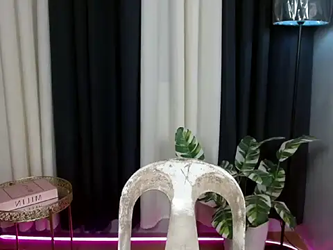 Snapshot of Kiethmadison_Miller chatting on October 14, 2025, 9:43 am Kiethmadison Miller online show from October 14, 2025, 9:43 am