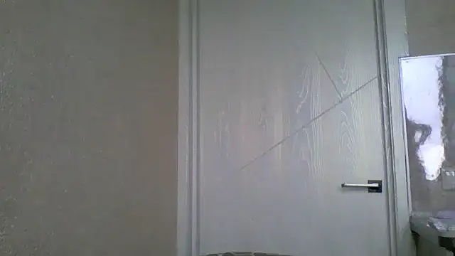 Snapshot of Avenique chatting on October 13, 2025, 12:18 pm Avenique online show from October 13, 2025, 12:18 pm