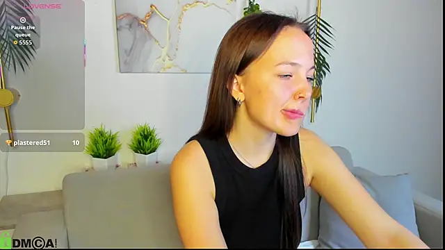 Maria Solis online show from November 11, 2025, 11:53 pm