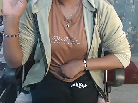 Snapshot of hot_riaa25 chatting on December 14, 2025, 5:18 pm hot riaa25 online show from December 14, 2025, 5:18 pm