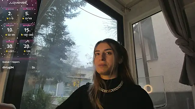 Ella Vee online show from December 21, 2025, 7:10 am