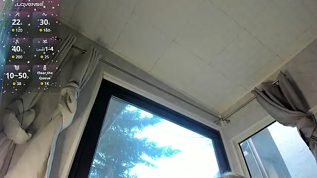 Ella Vee online show from March 4, 2026, 5:37 am