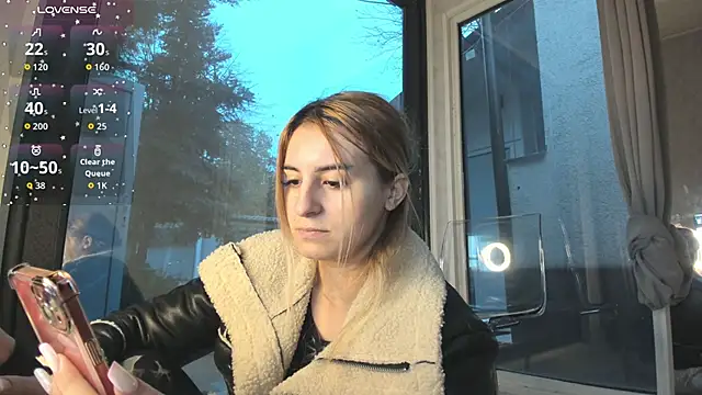 Ella Vee online show from November 23, 2025, 6:01 am