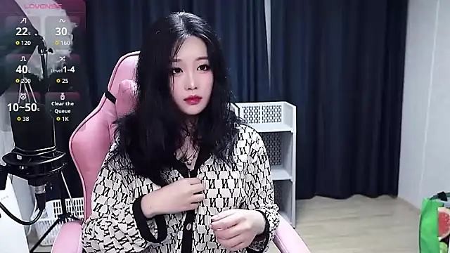 Snapshot of SHENSHEN-2025 chatting on October 2, 2025, 11:13 am SHENSHEN-2025 online show from October 2, 2025, 11:13 am