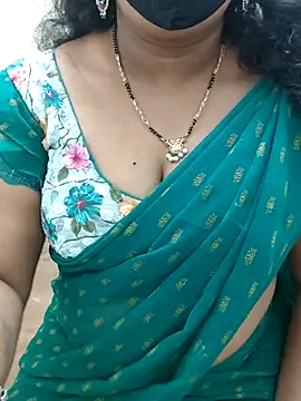 Snapshot of luci-queen chatting on June 26, 2026, 8:20 am luci-queen online show from June 26, 2026, 8:20 am