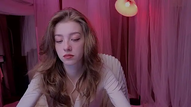 AstraMist online show from November 17, 2025, 5:44 am