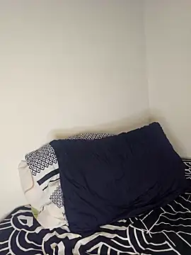 Nicoleefaith  online show from April 19, 2026, 11:44 am