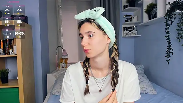 AntonettaTarring online show from September 27, 2025, 7:36 am