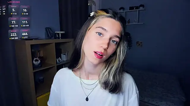 AntonettaTarring online show from September 16, 2025, 7:20 am